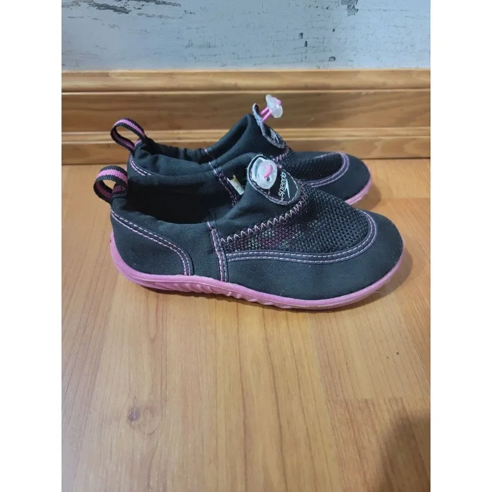 Speedo water shoes size XL toddler 11/12  black and pink